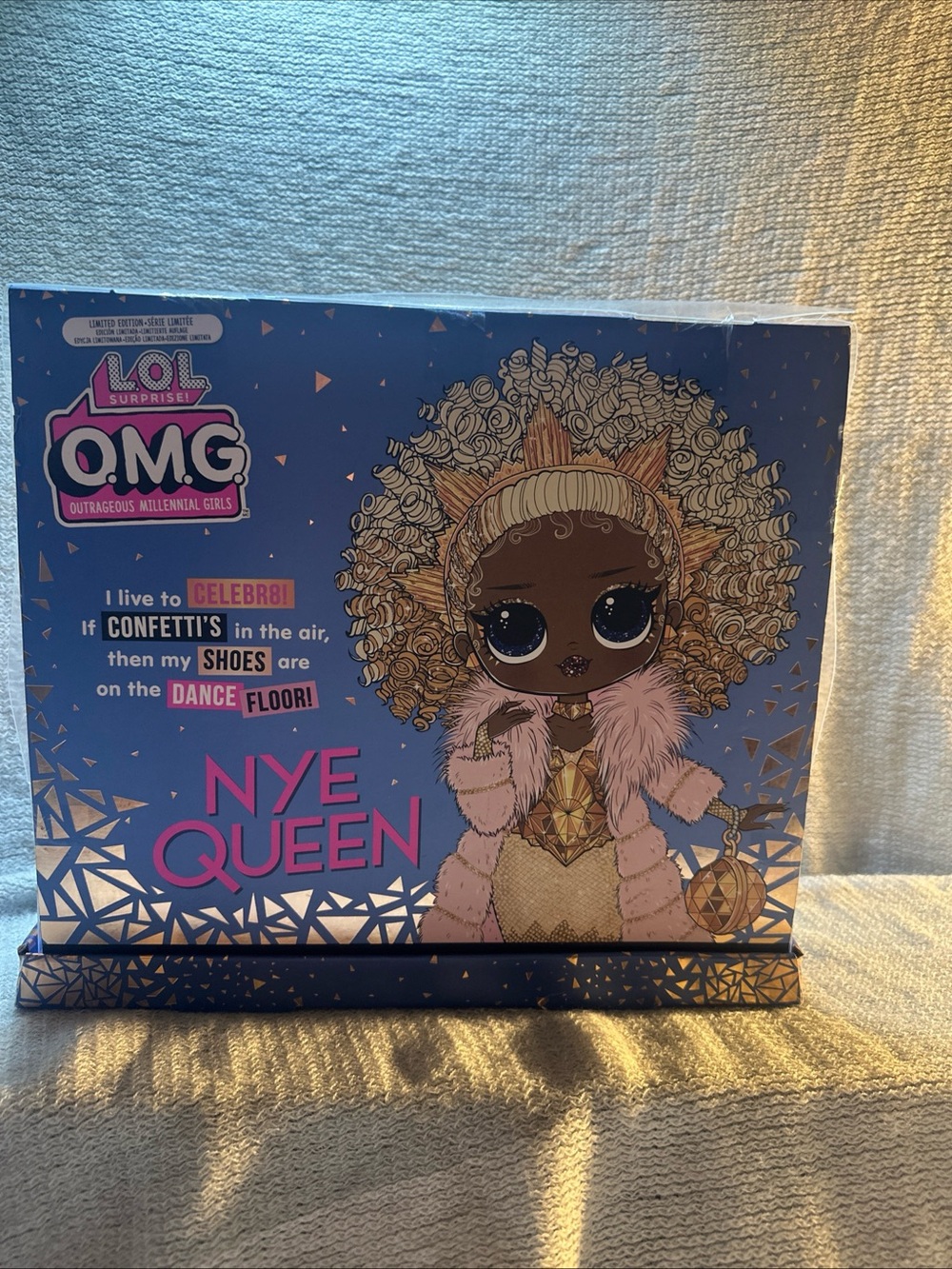 L.O.L. Surprise! NYE Queen Box - Blue, Pink & Gold Artwork